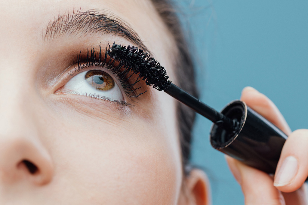 Comment la crème pour les cils n'attrape-t-elle pas le vertige